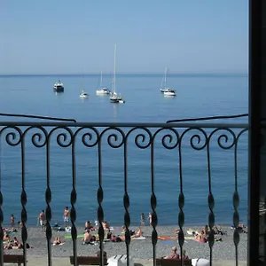 https://the-sea-at-house.hotelitalianriviera.com